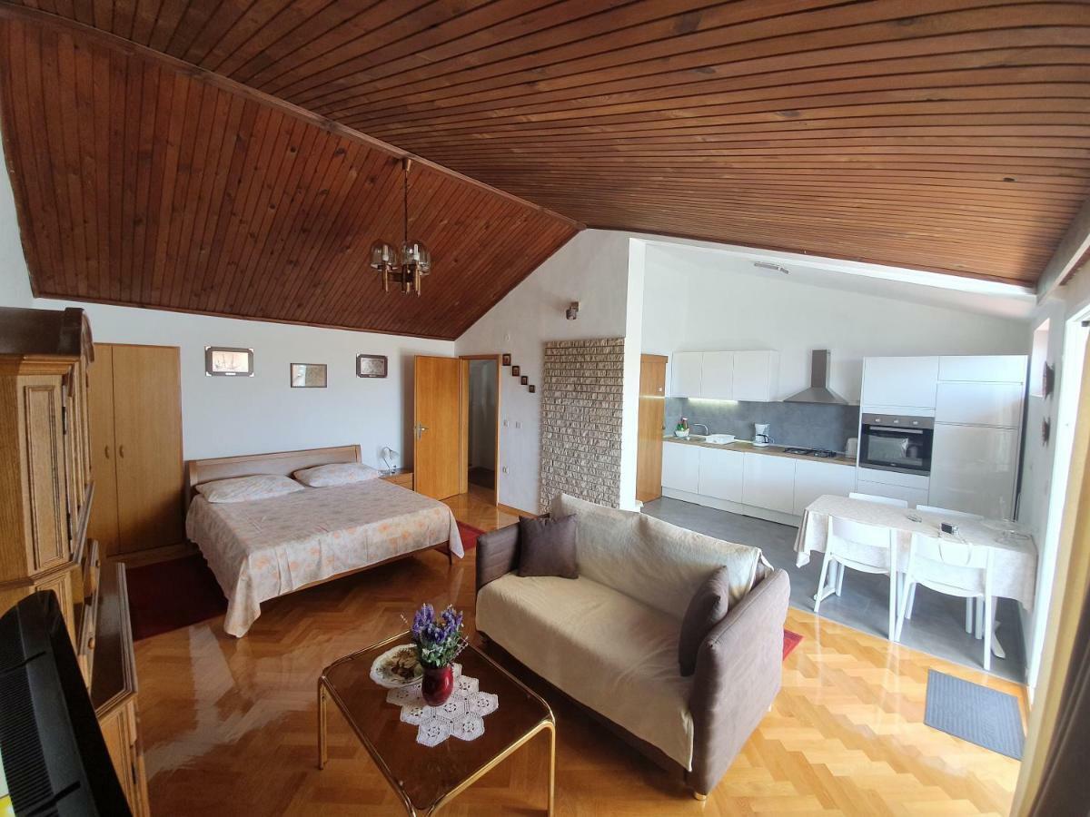 Penthouse Studio With Sea View Makarská Exteriér fotografie